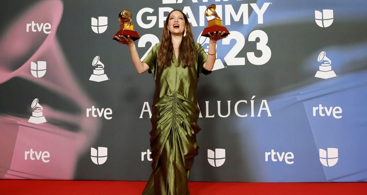 Grammy Latinos de Sevilla: Natalia Lafourcade se cuela en la fiesta del género urbano y Rosalía emociona sobre el escenario |  Cultura