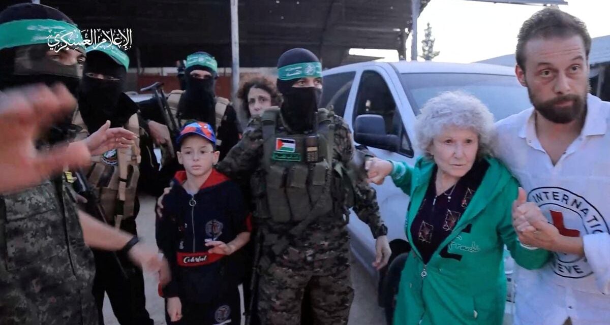Guerra entre Israel y Gaza, en directo |  Israel revisa la lista de rehenes que está previsto que sean liberados por Hamás este sábado |  internacional