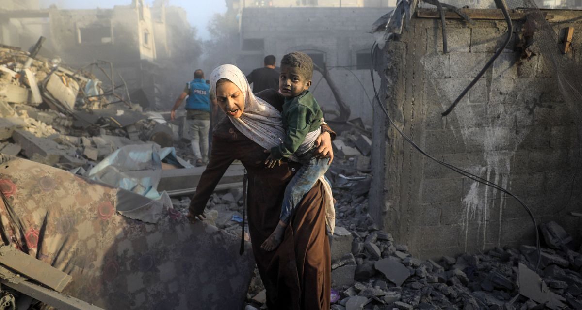 Guerra entre Israel y Gaza, en directo |  Los bombardeos de Israel matan a más de 10.000 personas en la Franja tras casi un mes de conflicto, según el Ministerio de Salud gazatí |  internacional