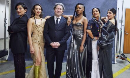 Gustavo Dudamel sube a seis cantantes latinas al escenario de la Filarmónica de Los Ángeles |  Cultura