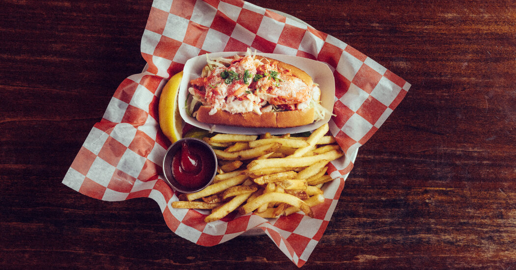 He aquí por qué un rollo de langosta de la ciudad de Nueva York (¡con papas fritas!) Cuesta $32