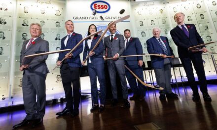 Henrik Lundqvist encabeza la clase del Salón de la Fama del Hockey repleta de porteros