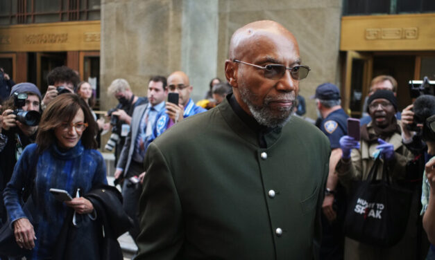 Hombre exonerado del asesinato de Malcolm X demanda a Estados Unidos por su condena