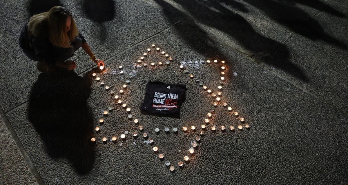 Israel y Hamás acuerdan un canje de rehenes por presos y la entrada de ayuda humanitaria durante cuatro días de tregua |  internacional