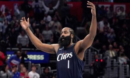 James Harden llega al tercer embrague y finalmente consigue su primera victoria con los Clippers