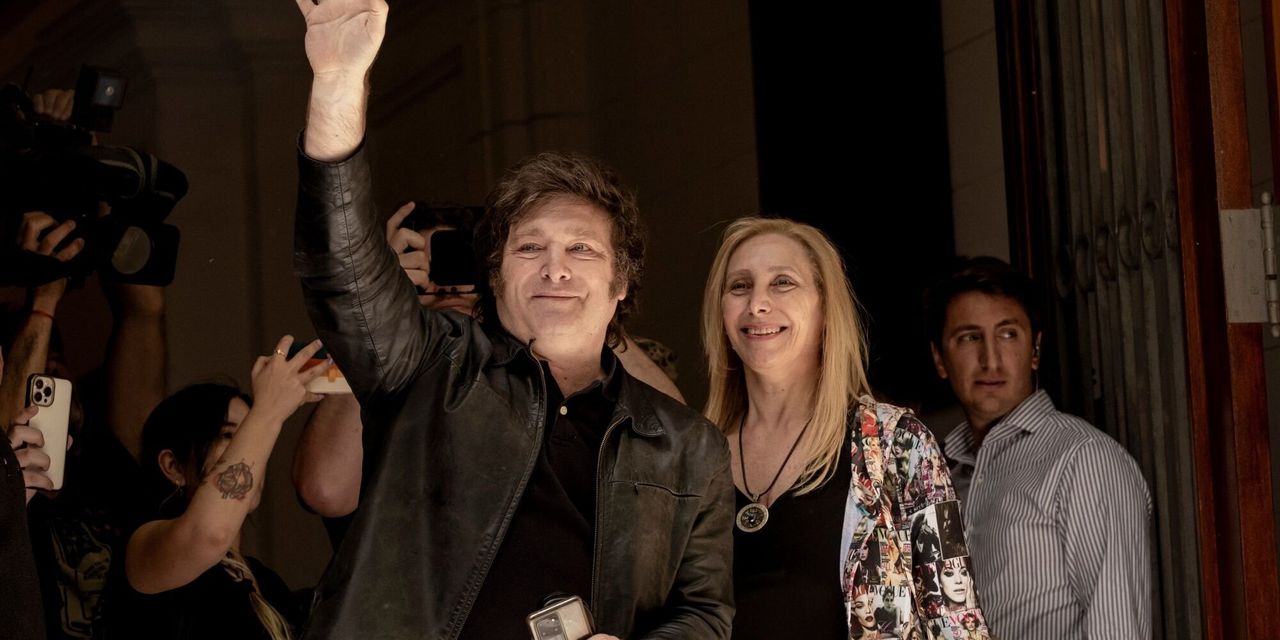 Javier Milei, un autodenominado anarcocapitalista, es elegido presidente de Argentina