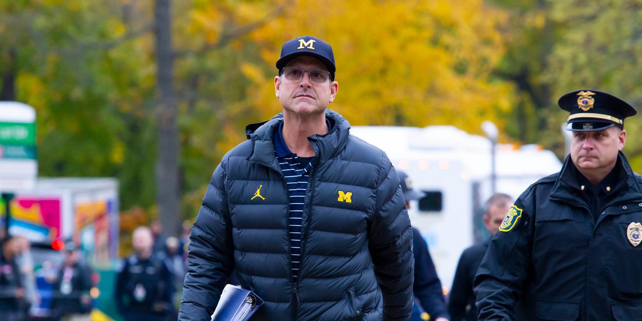 Jim Harbaugh acepta la suspensión por robo de señales de los Diez Grandes