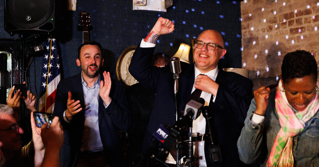 Justin Brannan gana la carrera por el Concejo Municipal del Sur de Brooklyn