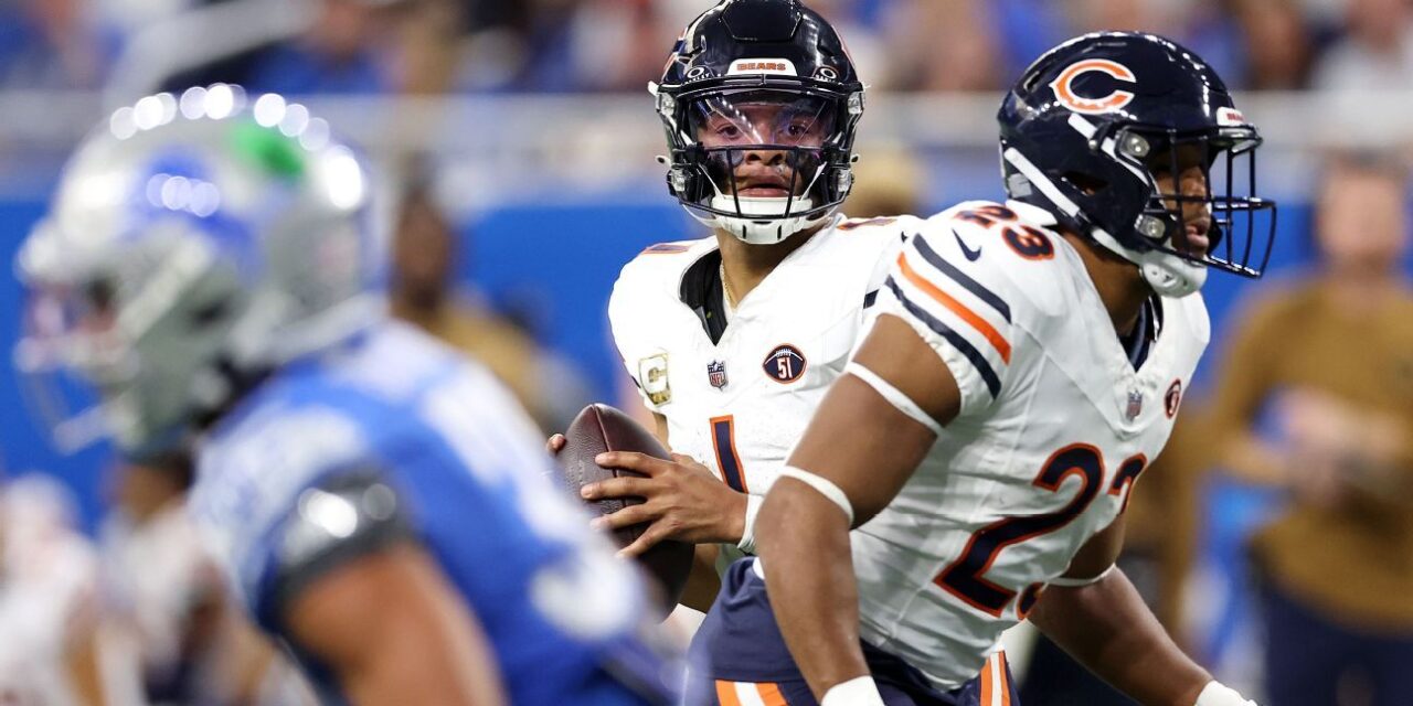 Justin Fields de los Bears y DJ Moore se conectan en un touchdown de 39 yardas