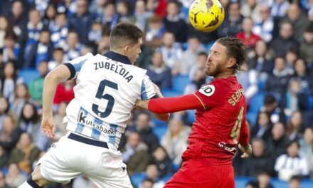La Real sufre al final ante un Sevilla con nueve jugadores |  Fútbol |  Deportes