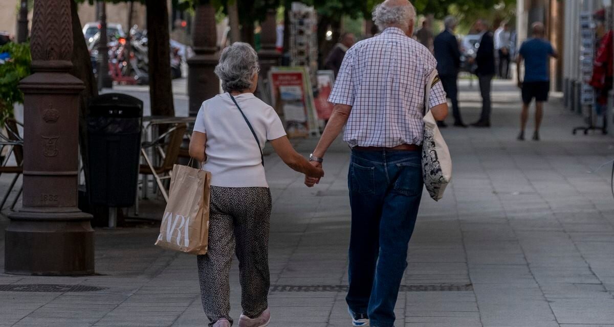 La UE corrige las previsiones de pensiones de Escrivá y hace más probable un ajuste en 2025 |  Economía