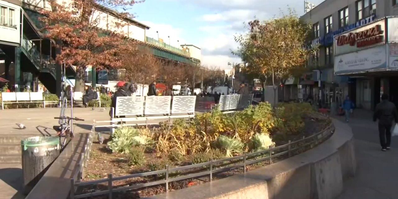 La ciudad aprueba que los vendedores ambulantes regresen a Corona Plaza
