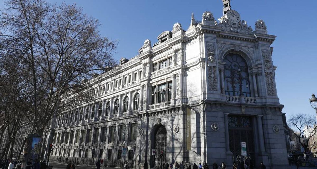 La deuda pública marca un récord de 1,57 billones en septiembre, pero su ratio sobre el PIB baja del 110% |  Economía