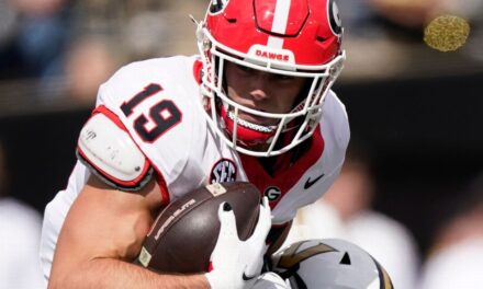 La estrella de Georgia, TE Brock Bowers, decisión en el tiempo de juego contra Ole Miss
