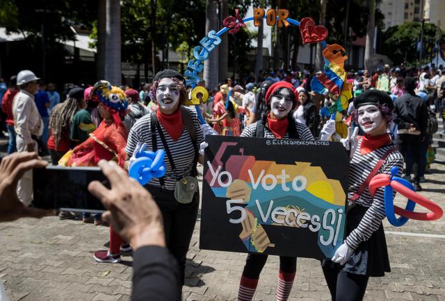 La opulencia circula en forma de campaña política por la disputa con Guyana