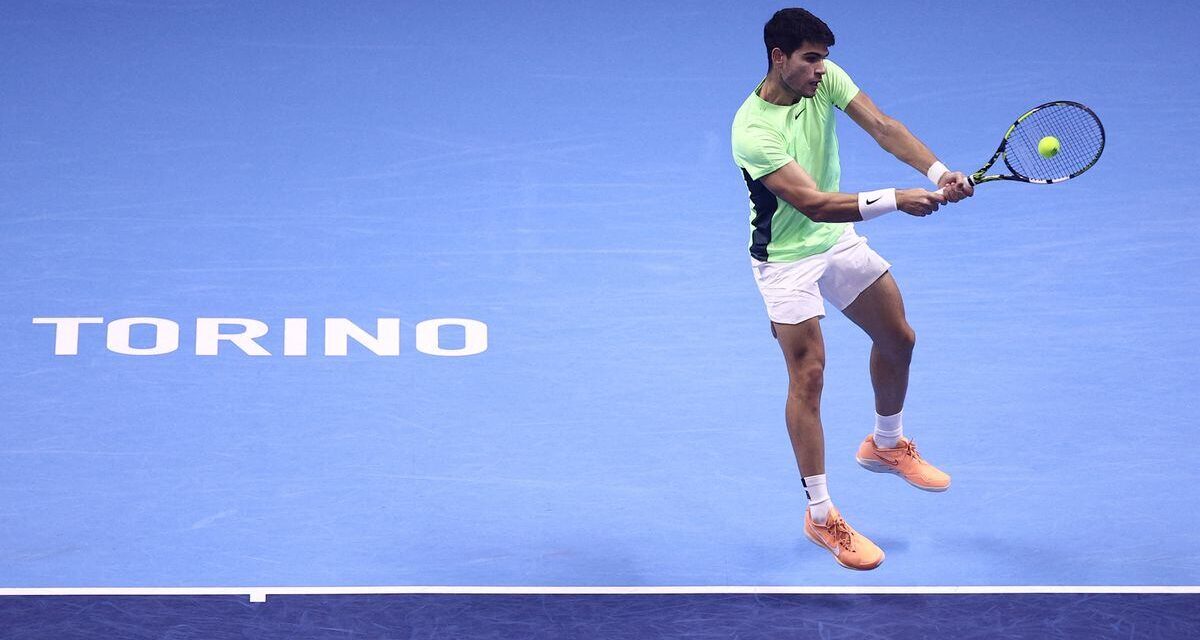 La semifinal de las Finales ATP, en directo |  Djokovic vence a Alcaraz en una vibrante semifinal de la Copa de Maestros |  Tenis |  Deportes