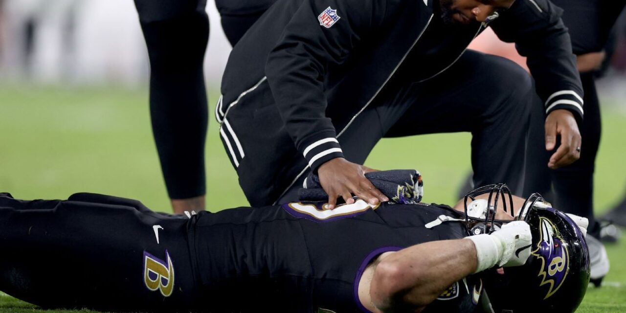 La temporada del TE Mark Andrews de los Ravens probablemente termine debido a una lesión en el tobillo