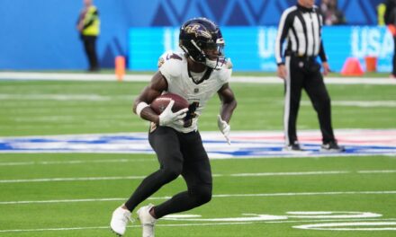 Lamar Jackson encuentra a Zay Flowers para un touchdown de los Ravens