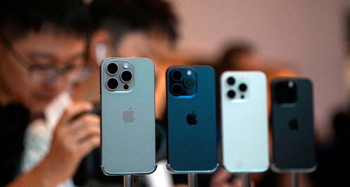Las acciones de Apple se debilitan tras la advertencia de un aburrido trimestre navideño