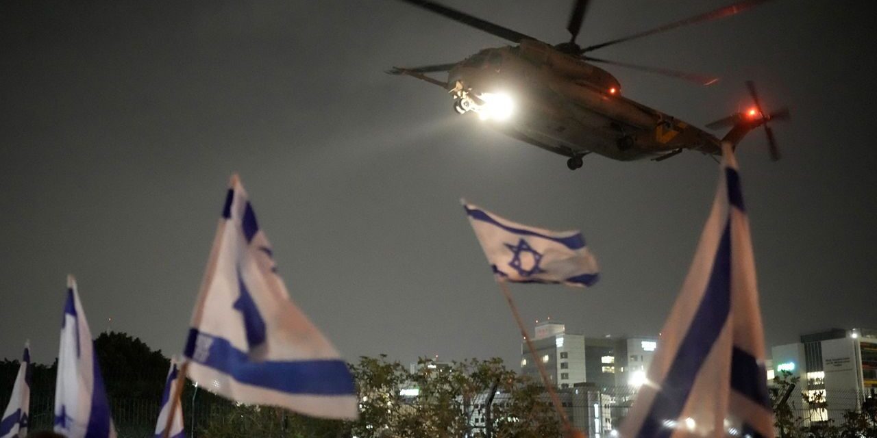 Las familias de los rehenes israelíes liberados hablan