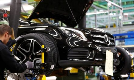 Las marcas de coches siguen en cifras récord: ganan un 34% más y se disparan en Bolsa |  Economía