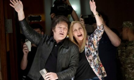 Las propuestas de Milei para Argentina: dolarizar la economía, prohibir el aborto, desmantelar el Estado social…