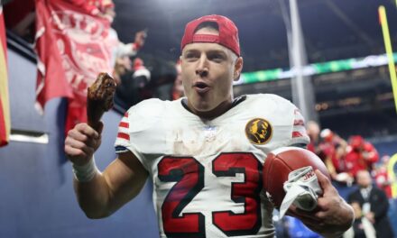 Los 49ers continúan dominando a los Seahawks detrás de Christian McCaffrey