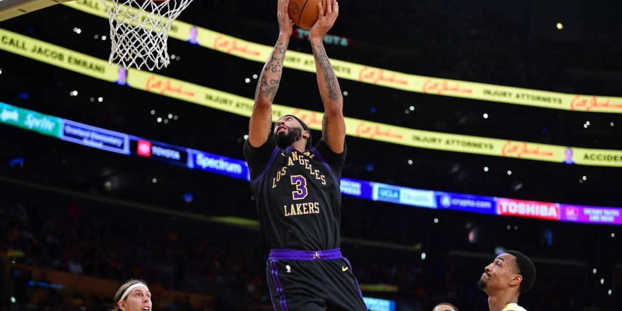 Los Lakers tienen marca de 4-0 en el grupo y llegan a cuartos del torneo de temporada