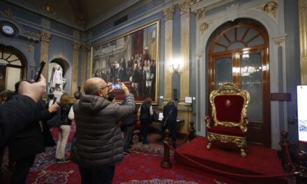 Los ciudadanos se asoman a un Senado de moda: “Hemos comentado cómo se va a retrasar la amnistía aquí” |  España