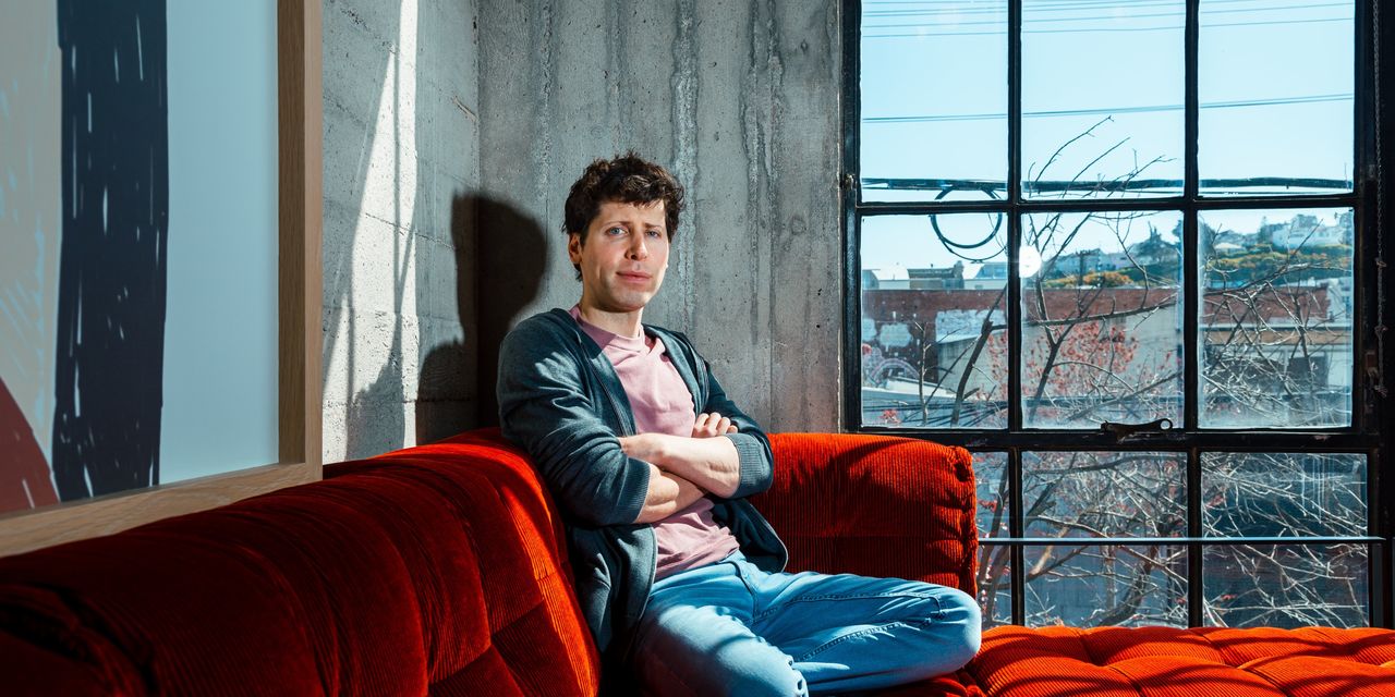 Los empleados de OpenAI amenazan con renunciar a menos que la junta directiva renuncie después de que Sam Altman fuera despedido como director ejecutivo