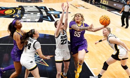 Los errores de árbitro marcaron la victoria por el título femenino de LSU contra Iowa, según las reseñas