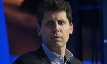 Los inversores de OpenAI intentan recuperar a Sam Altman como director ejecutivo después de un despido repentino