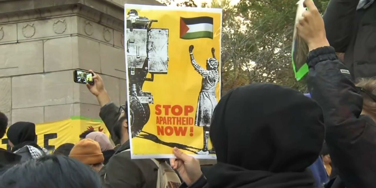 Los neoyorquinos toman la Quinta Avenida para una manifestación pro palestina