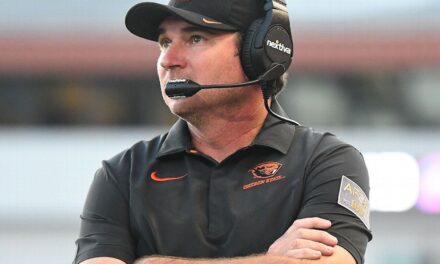 Michigan State nombra a Jonathan Smith de Oregon State como nuevo entrenador