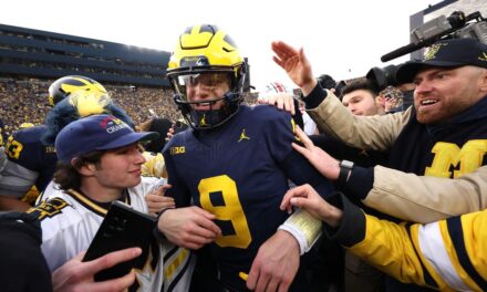 Michigan mantiene a raya a Ohio State para volver a ganar sin Jim Harbaugh
