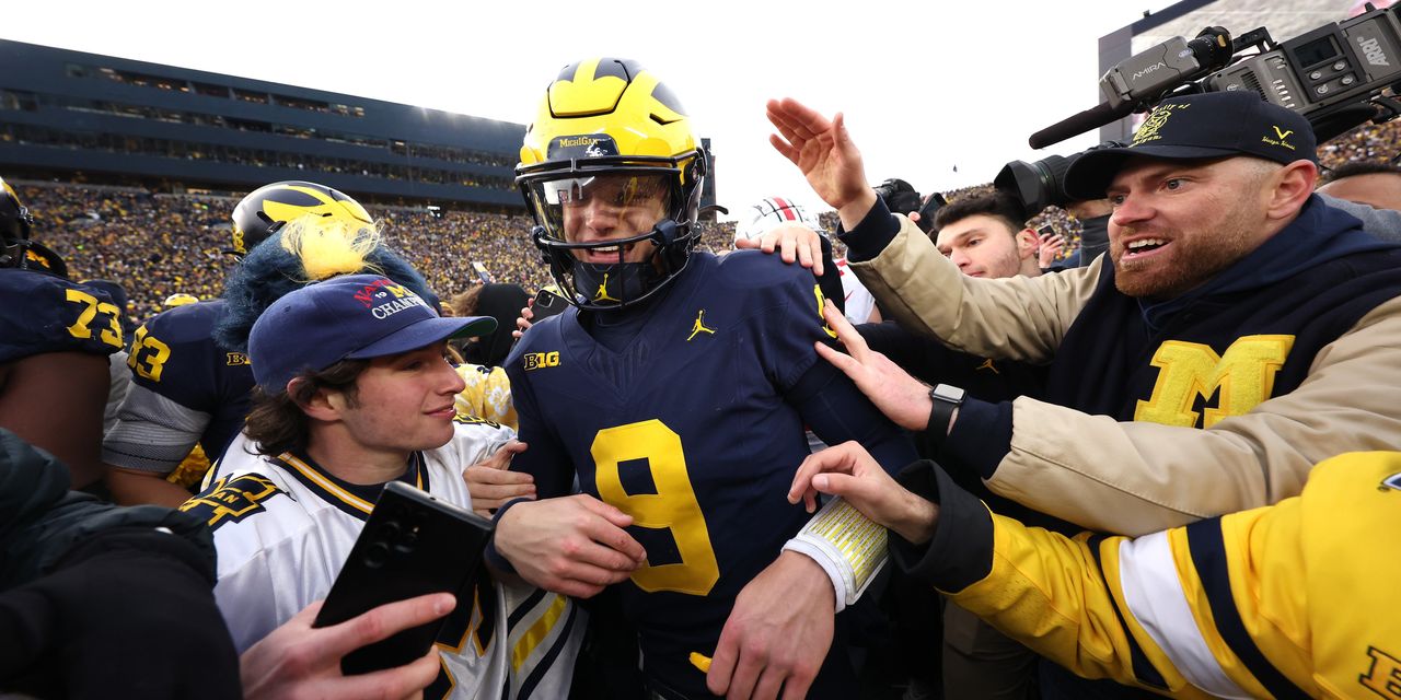 Michigan mantiene a raya a Ohio State para volver a ganar sin Jim Harbaugh