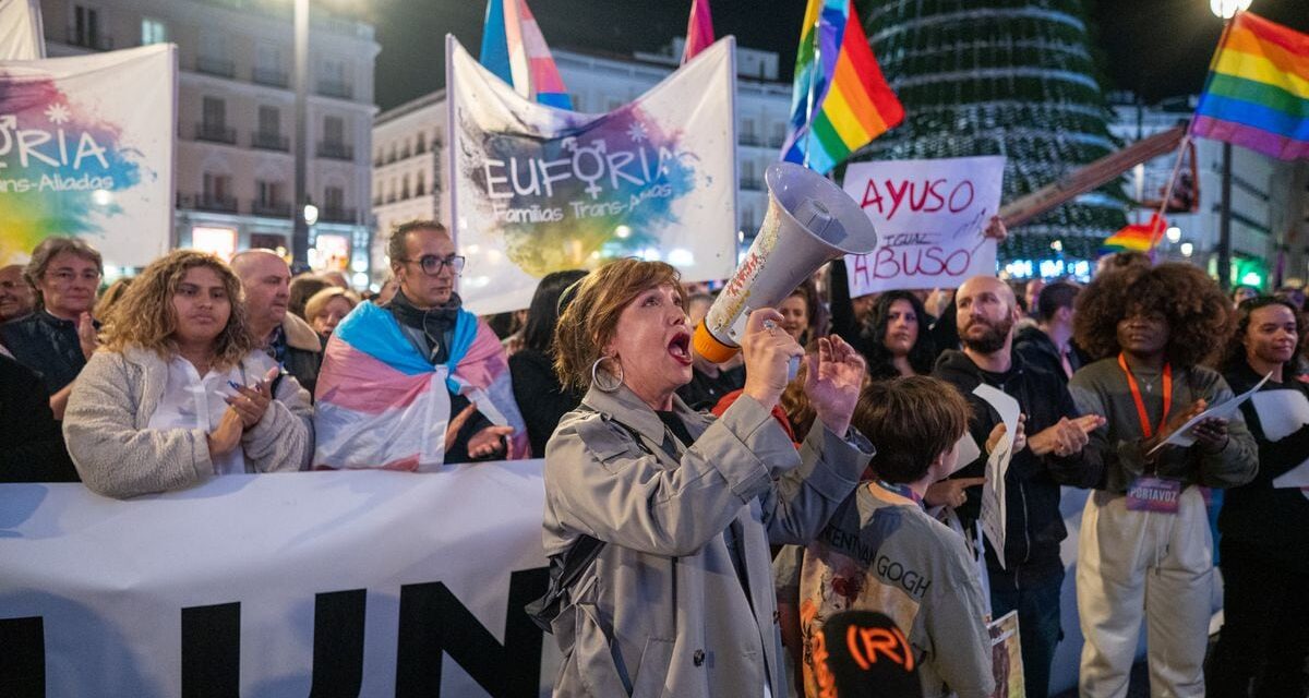 Miles de madrileños se oponen al recorte de Ayuso de los derechos de las leyes trans y contra la LGBTIfobia |  Madrid |  España