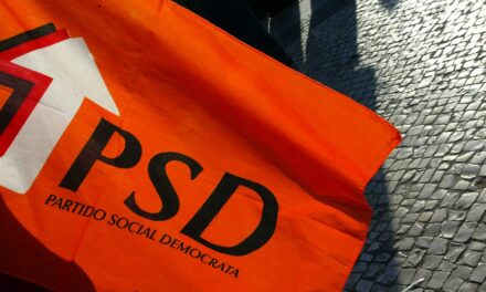 Montenegro abre el Congreso del PSD que a crisis política transformou num pontapé de saída da campanha eleitoral