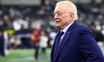 Mujer vuelve a presentar demanda por difamación contra Jerry Jones y sus asociados