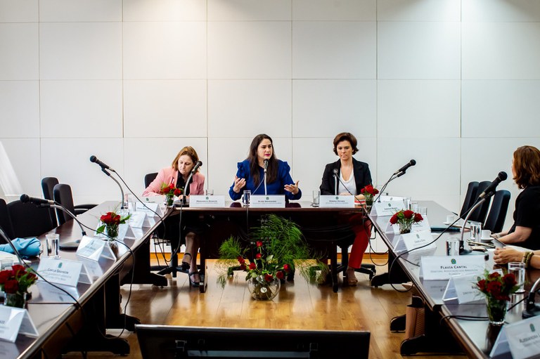 Mulheres retomam debates sobre política industrial e innovación en el MDIC — Ministério do Desenvolvimento, Indústria, Comércio e Serviços