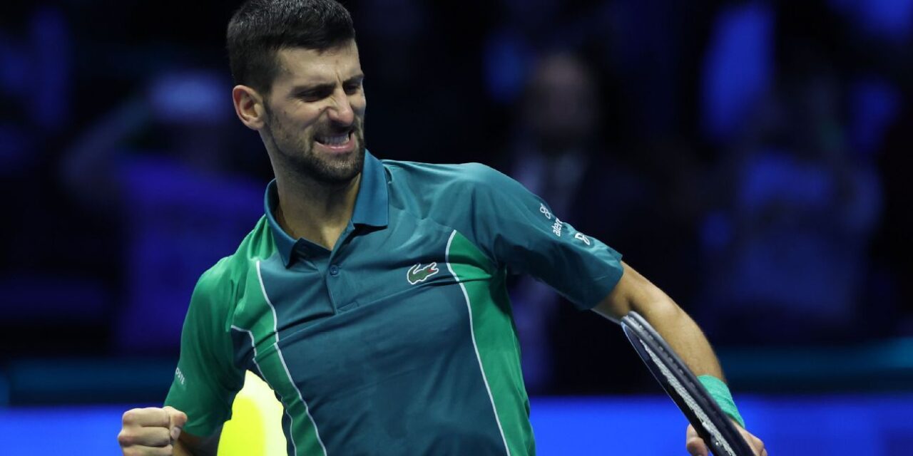 Novak Djokovic derrota a Carlos Alcaraz y se enfrenta a Jannik Sinner por el título