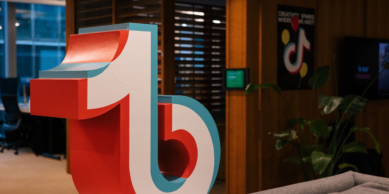 Osama bin Laden, antisemitismo y un tuit viral: por qué TikTok enfrenta su mayor amenaza
