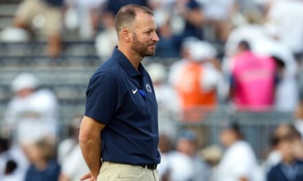 Penn State despide al coordinador ofensivo Mike Yurcich