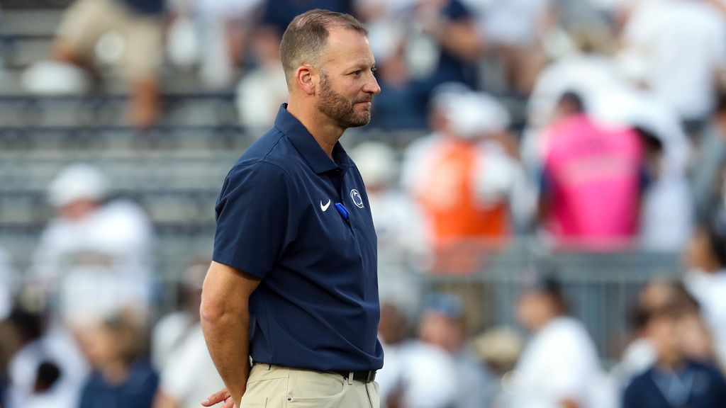 Penn State despide al coordinador ofensivo Mike Yurcich