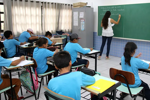 Política de incentivo a la enseñanza en la educación básica volta à Câmara — Rádio Senado