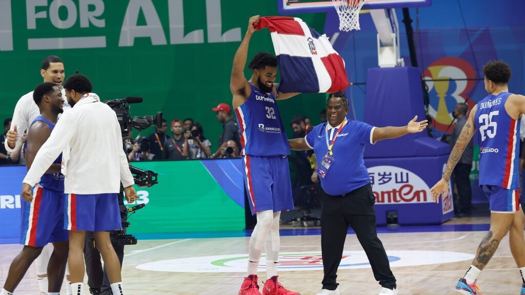 Preolímpico FIBA: Doncic y Antetokounmpo en el camino de Dominicana hacia París