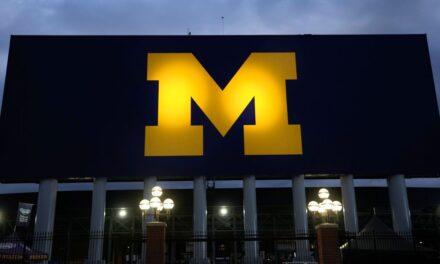 Presentaciones judiciales de Michigan buscan bloquear la suspensión de Jim Harbaugh