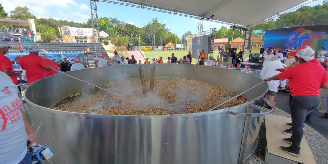 República Dominicana busca este sábado otro Récord Guinness al sancocho más grande de la historia