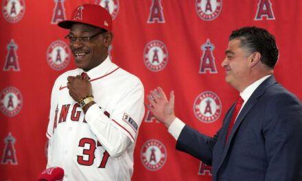Ron Washington dice centrarse con los Angelinos "para derribar a Occidente"