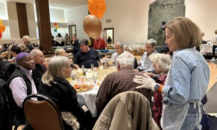 Temple Emanu-El organiza cena de Acción de Gracias para la comunidad